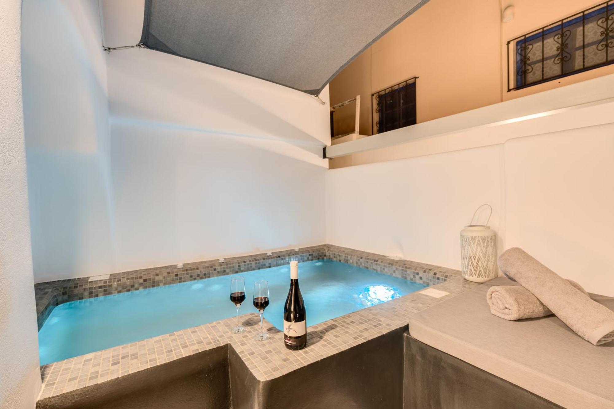 Tiara Suites Santorini Fira  Zewnętrze zdjęcie